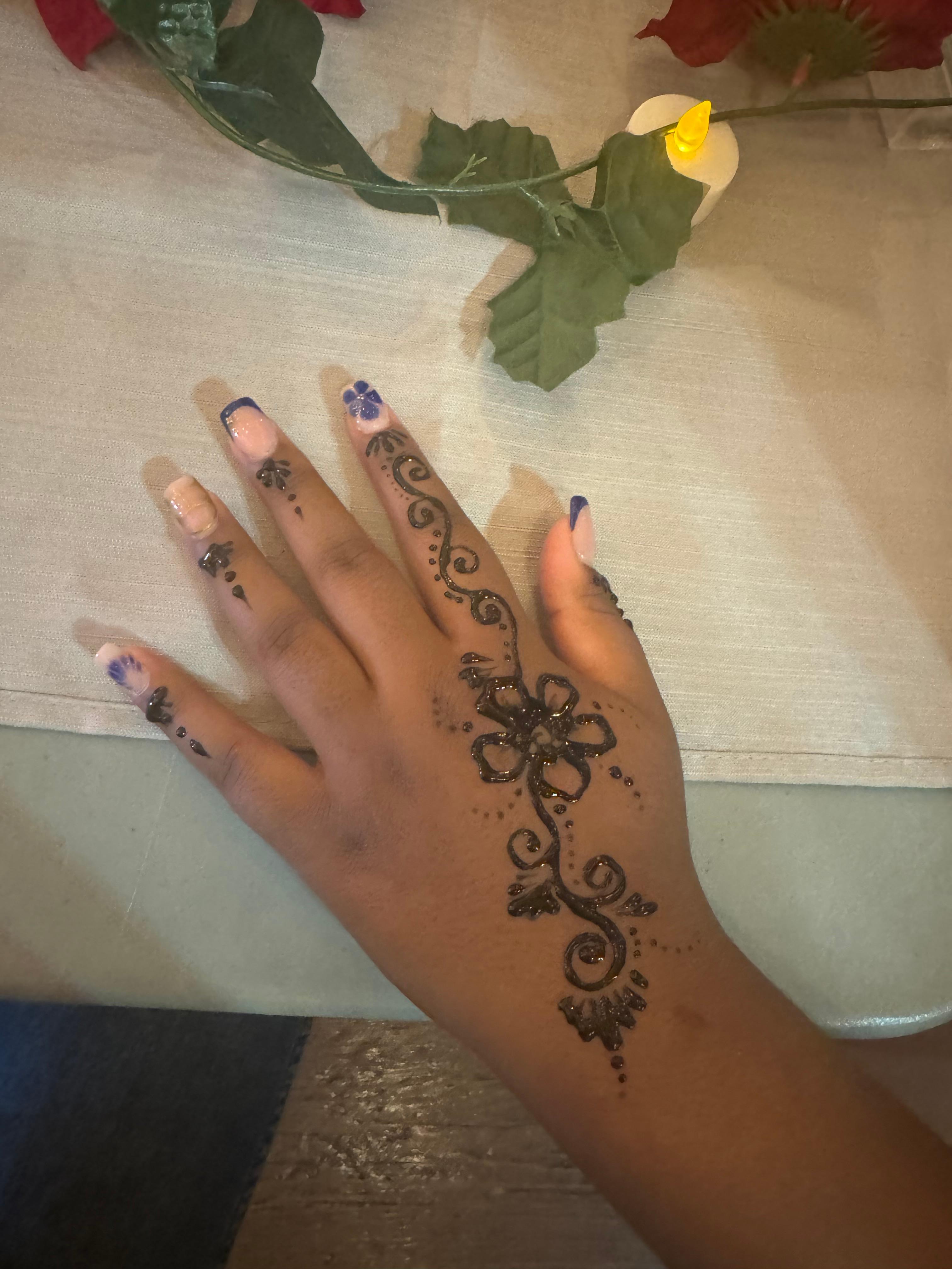 Henna design blackhenna-vinesfloral-2