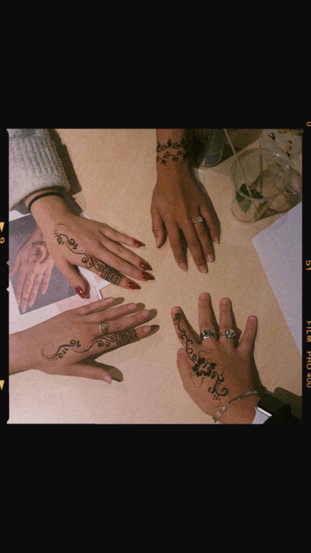 Henna design minimalistic-vines-1