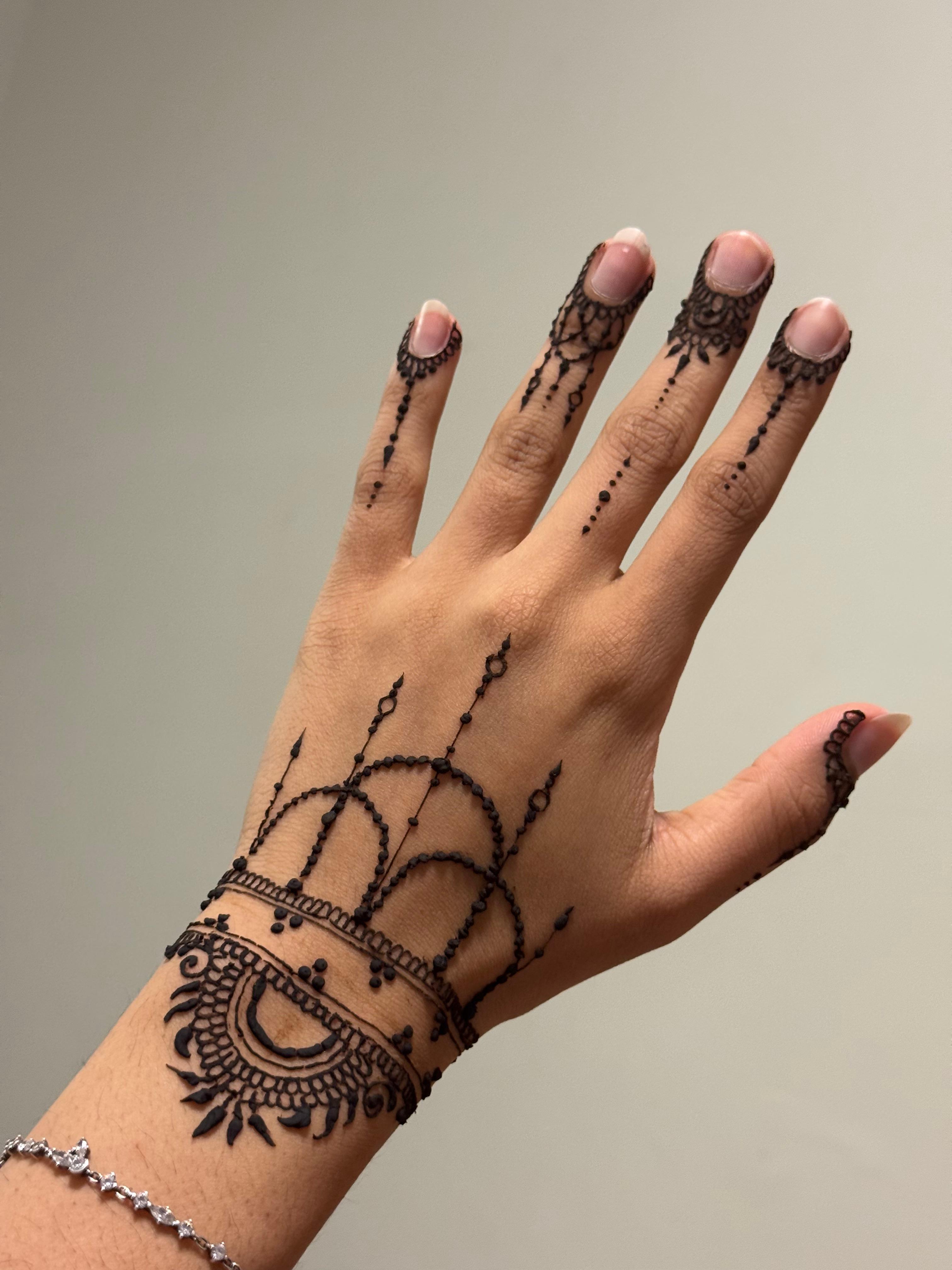 Henna design vines-dome-minimalistic-1