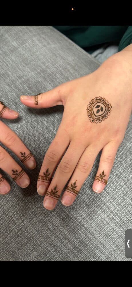 Henna design minimalistic-2